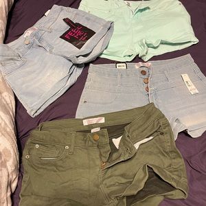 Size 13 juniors No Boundaries shorts